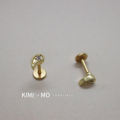 Chic teardrop-shaped gold earrings with threadless back