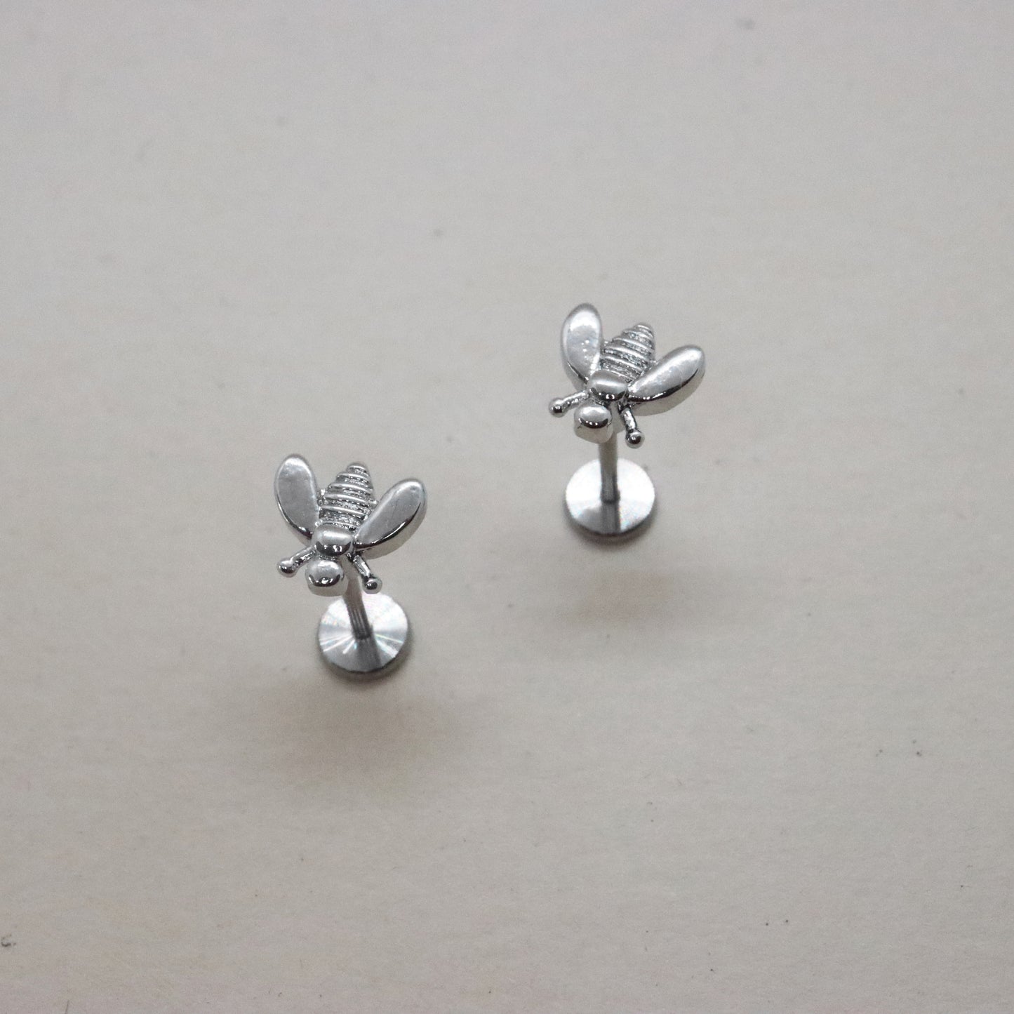 Chic threadless push pin bee earrings with flat back