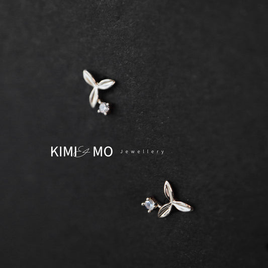 Mini Flower Stud - Oro macizo de 9K - **Colección Floral**