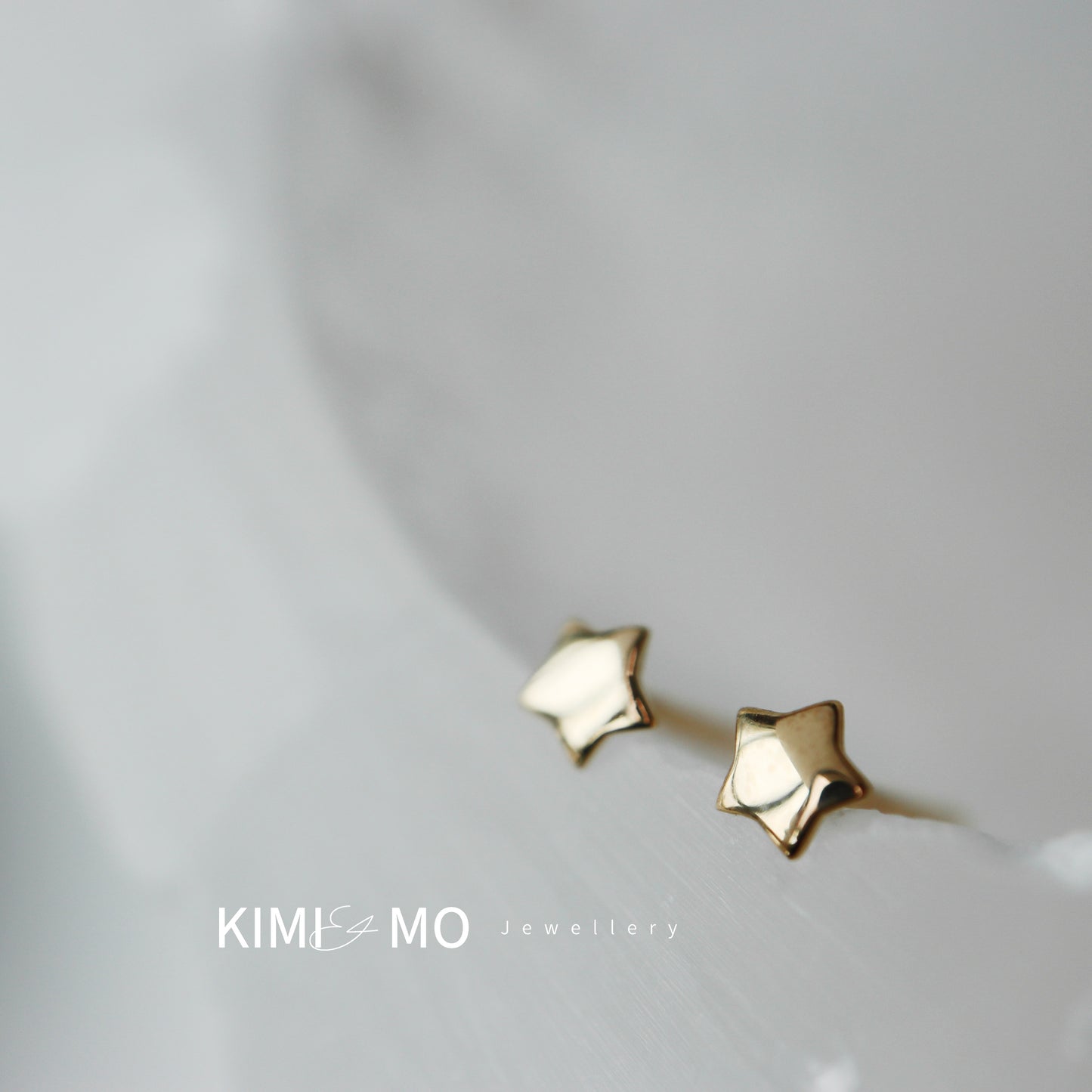 Tiny Star Stud - Oro macizo de 9K -**Colección Celestial**